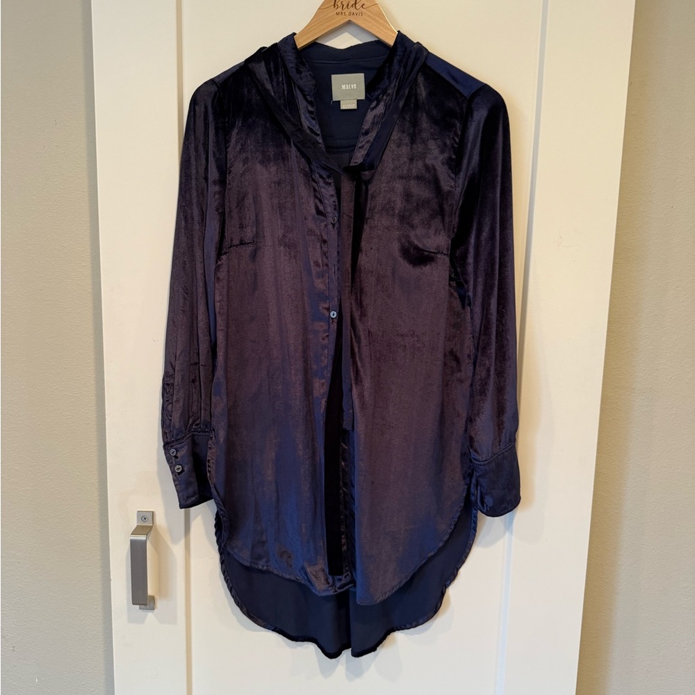 Maeve by Anthropologie velvet tunic in navy, size 4